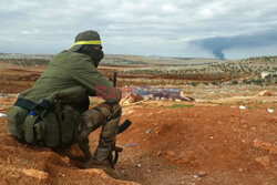 Syryjscy rebelianci podczas ofensywy w Aleppo