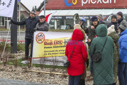 Protesty przed Lidlami ws. Gietrzwałdu