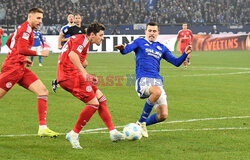 Dawid Kownacki z golem w meczu z Schalke 04