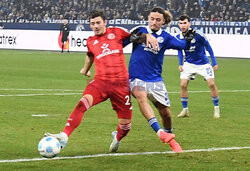 Dawid Kownacki z golem w meczu z Schalke 04