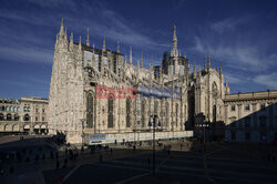 Repliki marmurowych rzeźb z fabryki Duomo w Mediolanie - AFP