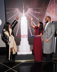 Obsada filmu The Six Triple Eight na Empire State Building