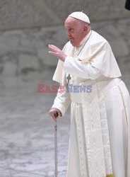 Papież Franciszek ogląda balon