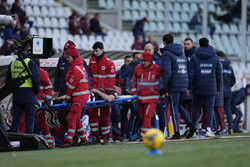 Sebastian Walukiewicz kontuzjowany podczas meczu Torino - Bologna