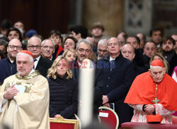 Papież Franciszek otworzył Drzwi Święte w bazylice watykańskiej