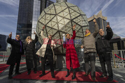 Nowe kryształy na noworocznej kuli z Times Square