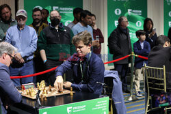 Magnus Carlsen wrócił do MŚ