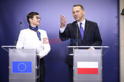 Konferencja prasowa ministra Sikorskiego i Komisarz UE ds. Rozszerzenia Marty Kos