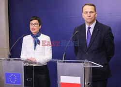 Konferencja prasowa ministra Sikorskiego i Komisarz UE ds. Rozszerzenia Marty Kos