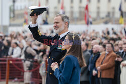 Król Filip i królowa Letizia żegnają księżniczkę Eleonorę