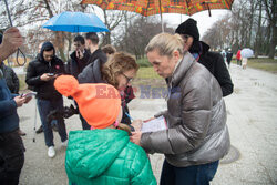 Barbara Nowacka zbiera podpisy pod kandydaturą Rafała Trzaskowskiego