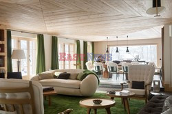 Chalet w Gstaad - Andreas von Einsiedel