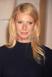 Gwyneth Paltrow podpisuje swoją książkę