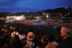 Beatyfikacja JPII - wieczorne czuwanie na Circo Massimo