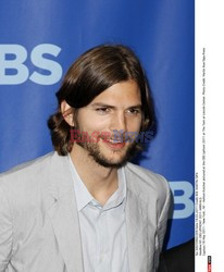 Ashton Kutcher na imprezie CBS Upfront