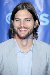 Ashton Kutcher na imprezie CBS Upfront