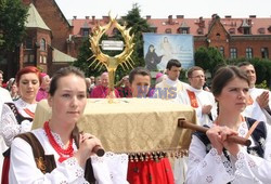 Wprowadzenie relikwii bł. Jana Pawła II do Centrum "Nie lękajcie się!" w Krakowie