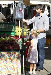 Ben Affleck with his daughters