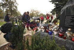 Matka Ks. Jerzego Popiełuszki wspomina syna pod jego pomnikiem w Toruniu