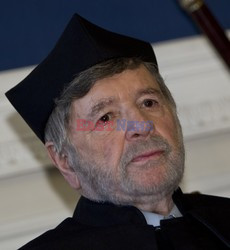 Szewach Weiss doktorem honoris causa UW