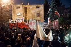 Manifestacja przed domem Wojciecha Jaruzelskiego