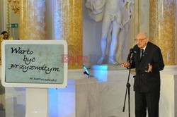 Prof. Bartoszewski kończy 90 lat