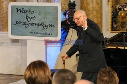 Prof. Bartoszewski kończy 90 lat