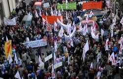 Protest związkowców i rodziców ws cięć na edukację w Krakowie