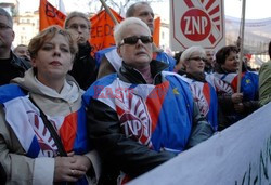 Protest związkowców i rodziców ws cięć na edukację w Krakowie