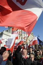 Rocznica Smoleńska - zapalenie zniczy i złożenie tulipanów pod Pałacem Prezydenckim