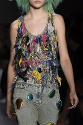 Jeremy Scott details detale