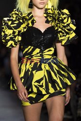 Jeremy Scott details detale